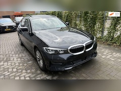 BMW 3-serie - 318i M Sportline PANO/LEDER/LED VOL