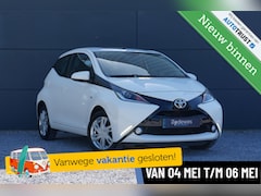 Toyota Aygo - 1.0 VVT-i Aut. X-Play Navi Cam PDC Apple/Android