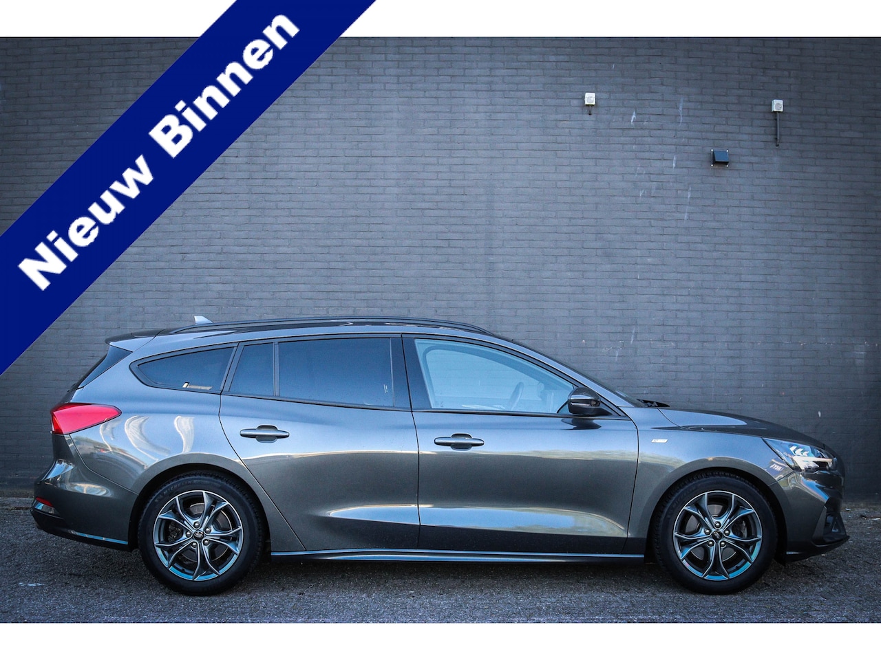 Ford Focus Wagon - 1.0 EcoBoost Hybrid ST Line X Business Net binnen - Nu al te bezichtigen - AutoWereld.nl