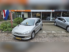Peugeot 206 - 1.4 Air-line 3 5drs Distributie en koppeling 2024 vervangenTrekhaak