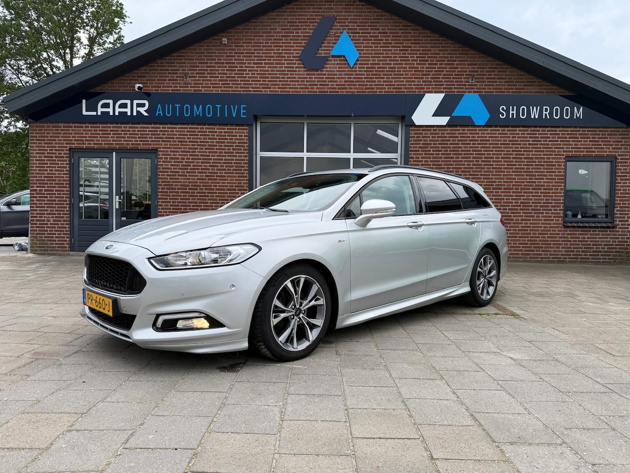 Ford Mondeo Wagon - 1.5 EcoBoost 160PK ST-Line Navi | Cruise | Afn. Trekhaak | Keyless | Stoel+Stuurverw - AutoWereld.nl