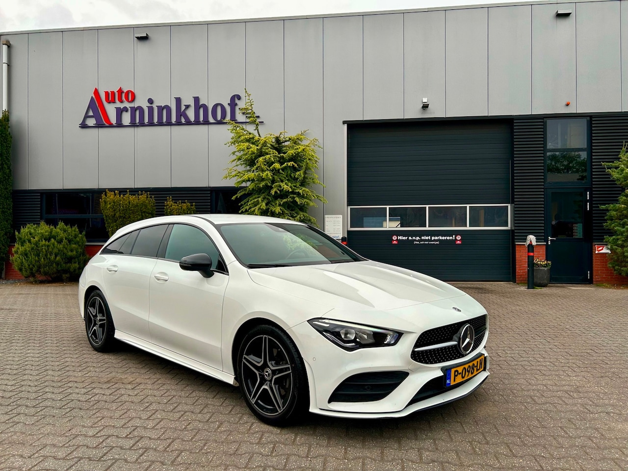 Mercedes-Benz CLA-klasse Shooting Brake - 180 AMG line carplay, burmester,camera - AutoWereld.nl