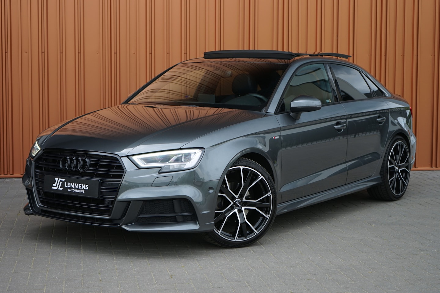 Audi A3 Limousine - 35 TFSI S-line NL AUTO Panodak Virtual Carplay Keyless Camera - AutoWereld.nl