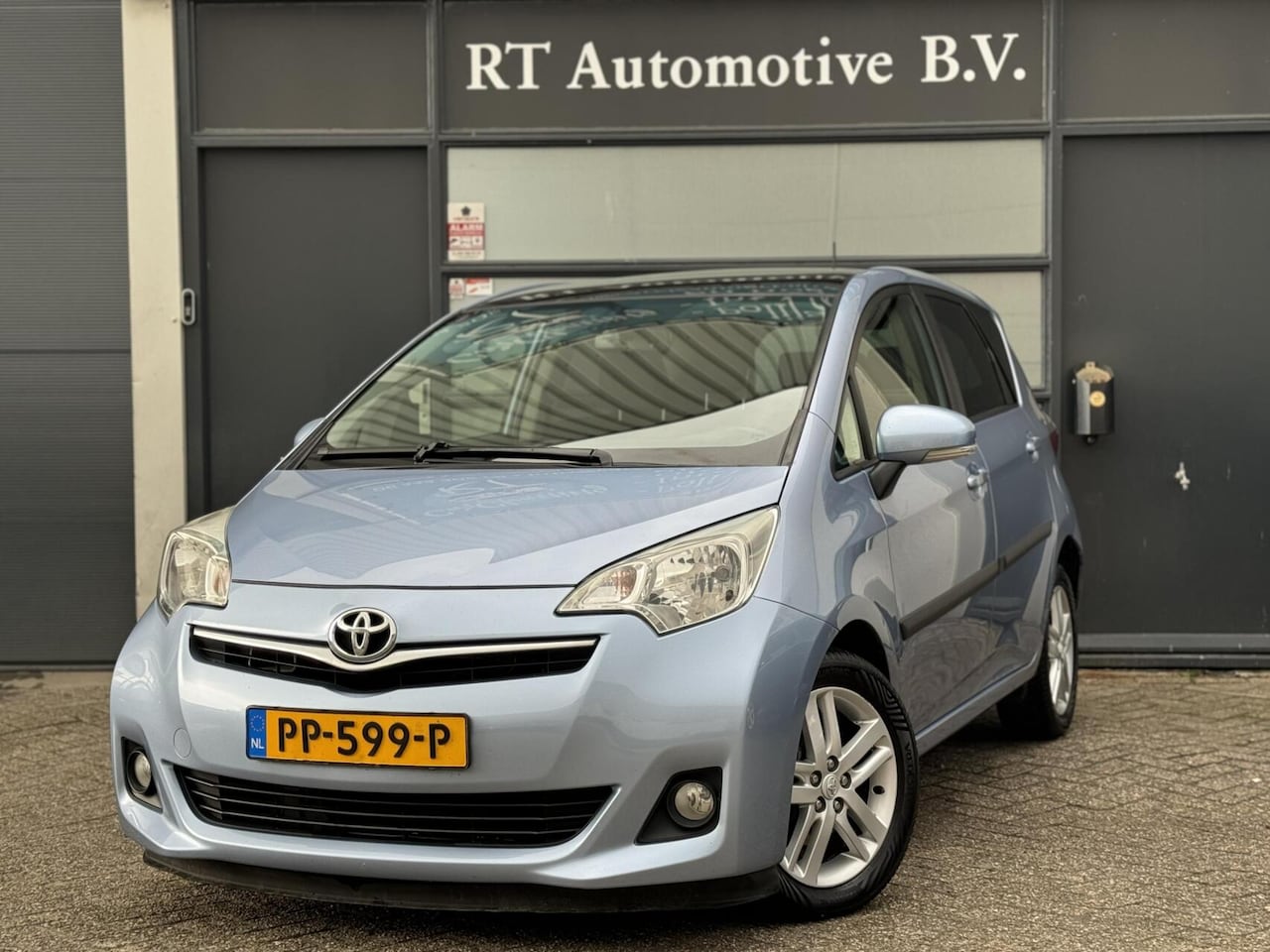 Toyota Verso S - 1.3 VVT-i Dynamic Pano / Navi Automaat - AutoWereld.nl