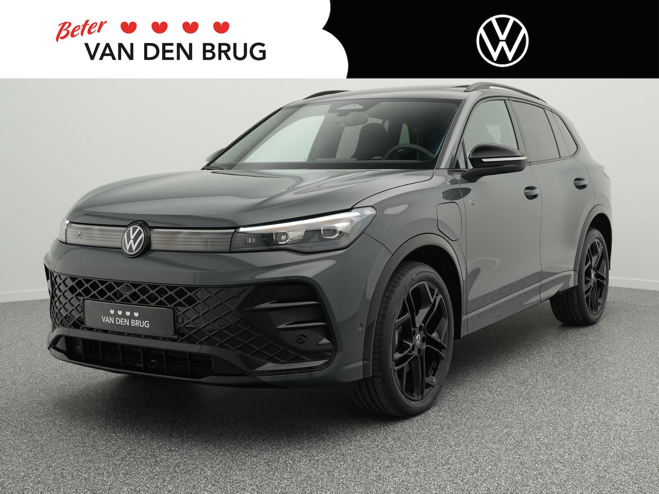 Volkswagen Tiguan - R-Line 1.5 eHybrid 272 PK | LED Plus | Panoramadak | 360 Camera | DCC | Dodehoek Assist | - AutoWereld.nl