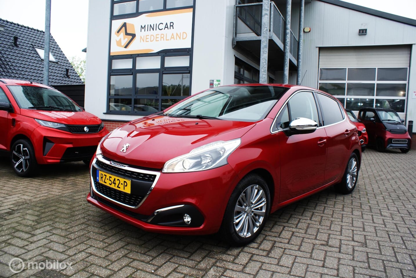 Peugeot 208 - 1.2 PureTech Allure 2018 17113km Airco, cruise, navi - AutoWereld.nl