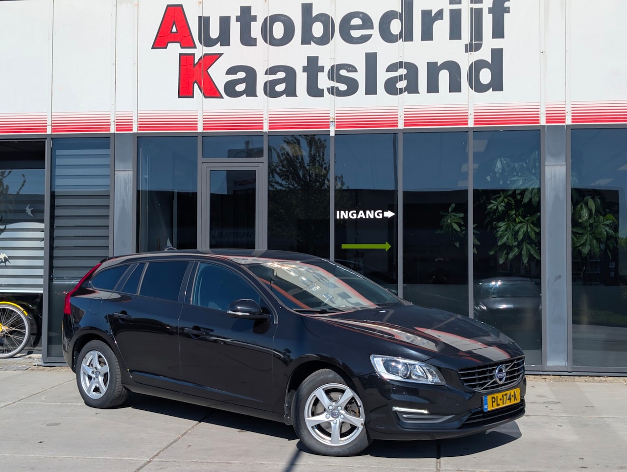 Volvo V60 - 2.0 D2 Polar+ Dynamic - Leer - Cruise - Clima - - AutoWereld.nl