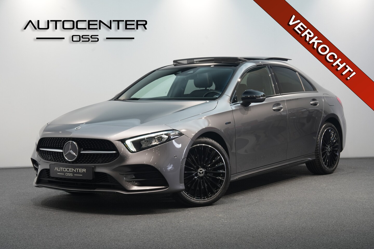 Mercedes-Benz A-klasse - 250 e Limousine AMG ✅ Pano ✅ 19" ✅ Camera ✅ Navi ✅ Carplay ✅ BTW - AutoWereld.nl