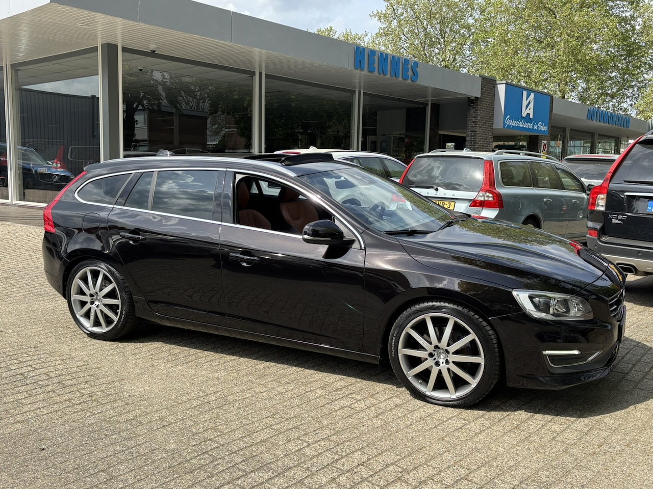 Volvo V60 - 3.0 T6 330pk Heico AWD Summum Standkachel ACC Keyless DAB - AutoWereld.nl