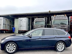 BMW 3-serie Touring - 320i 184pk 8-traps aut High Executive - nap - xenon - beige leer - stoelverw - navi - pdc