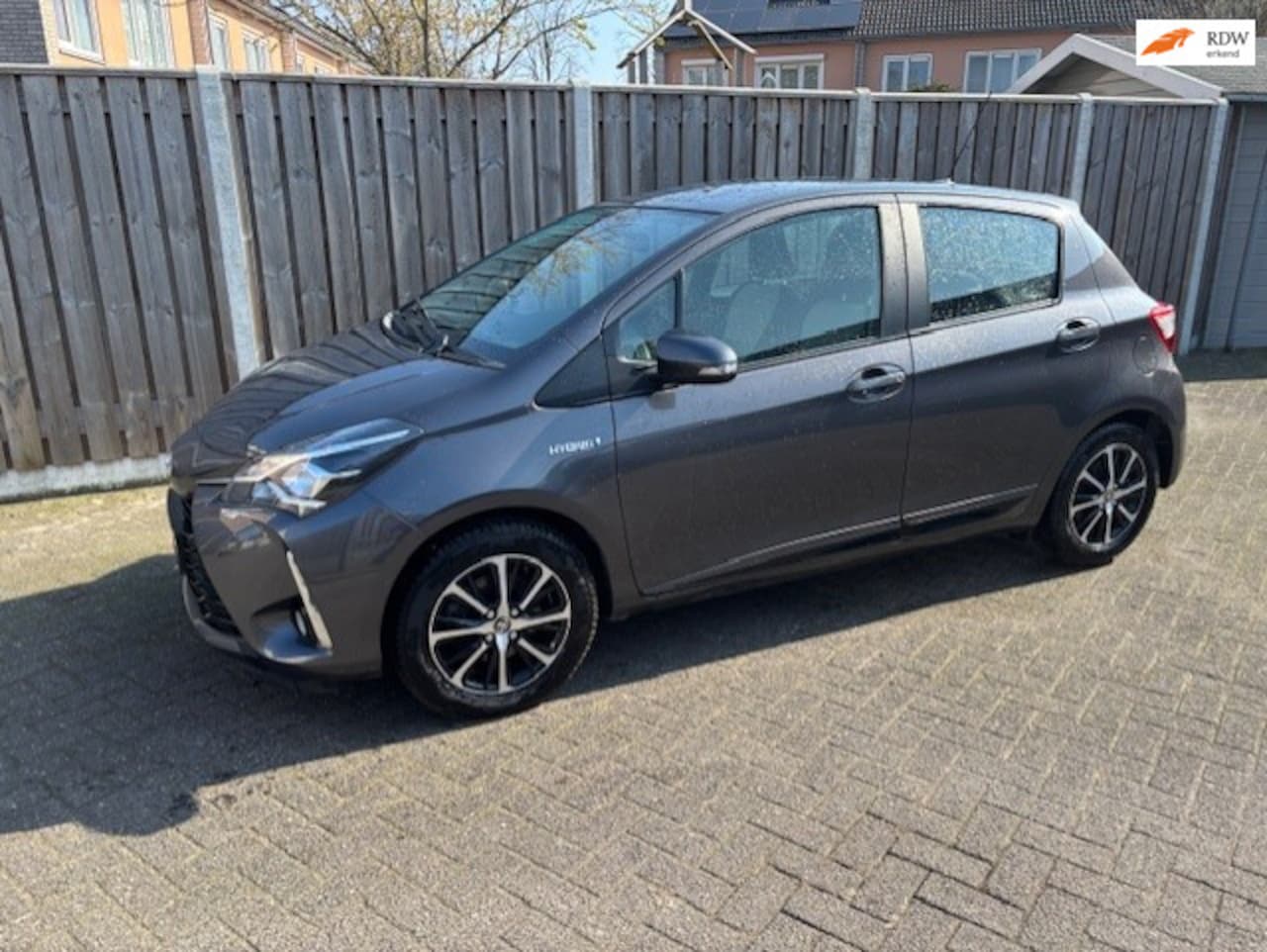 Toyota Yaris - 1.5 Hybrid Design Sport clima cruise control - AutoWereld.nl