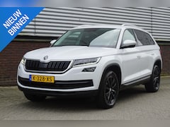 Skoda Kodiaq - 1.5 TSI/Wegklapbare trekhaak/Camera/Leer-Stof/ Moon white metallic