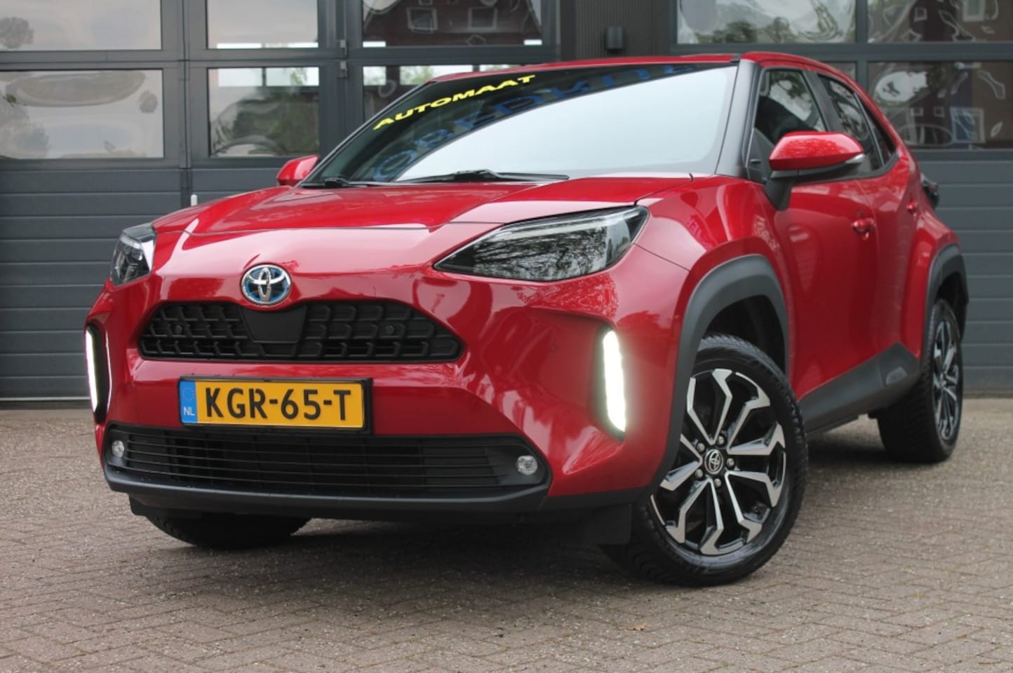Toyota Yaris - 1.5 HYBRID Team Duitsland smart winterpakket / elektrische achterklep - AutoWereld.nl