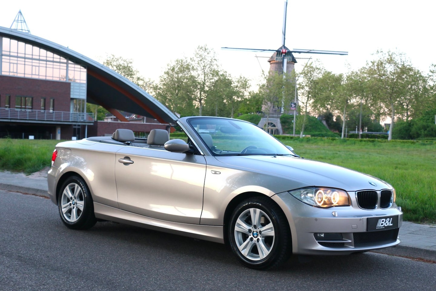 BMW 1-serie Cabrio - 118i Cabriolet Aut 143Pk Full Option 1e eigenaar aut Vol Leder Groot Navi Nieuw Staat - AutoWereld.nl