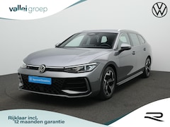 Volkswagen Passat Variant - 1.5 eTSI 150 pk DSG R-Line Business | Trekhaak | IQ Light | Head-up display | Achteruitrij