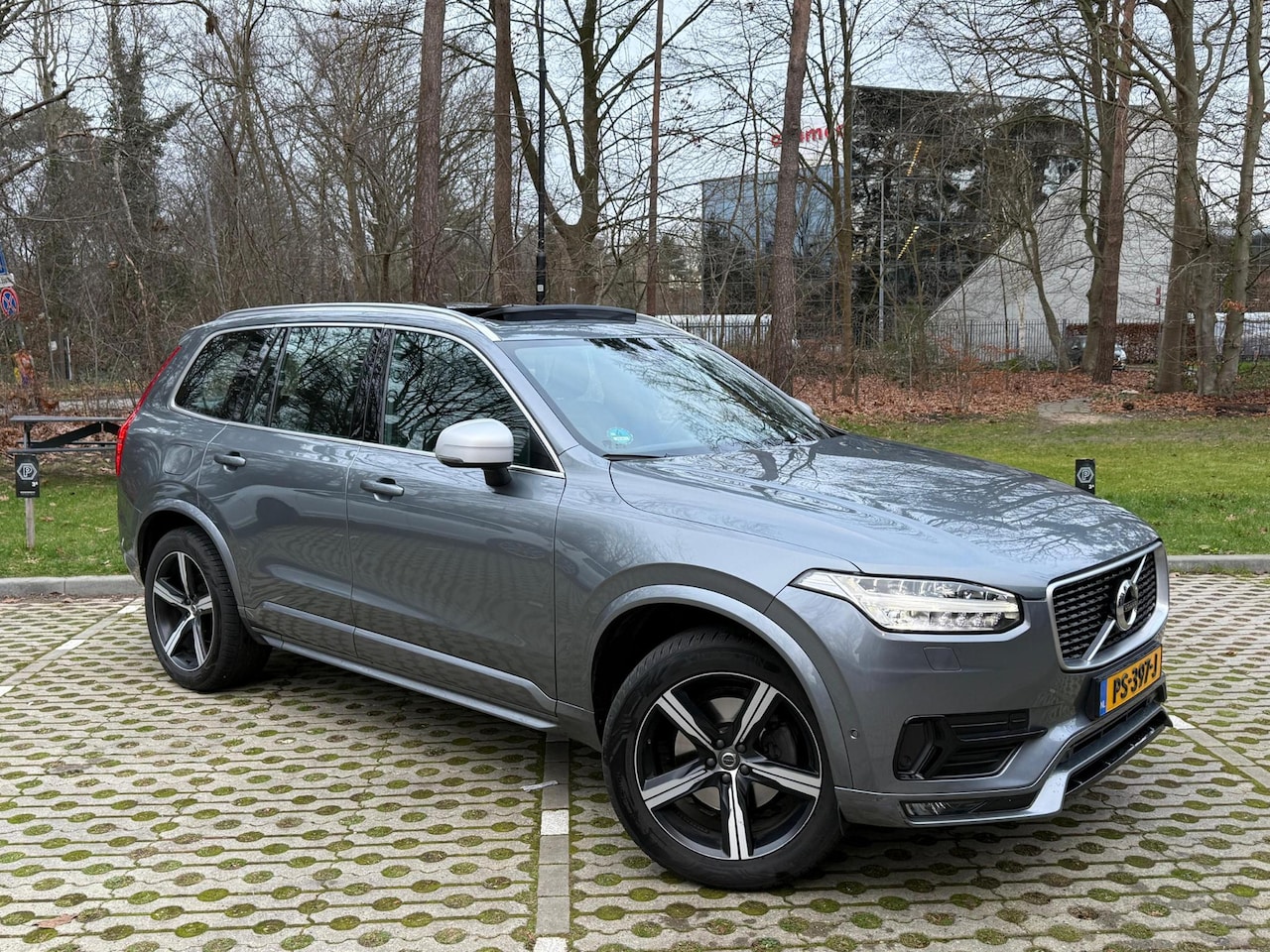 Volvo XC90 - 2.0 D5 AWD R-Design 2.0 D5 AWD R-Design - AutoWereld.nl