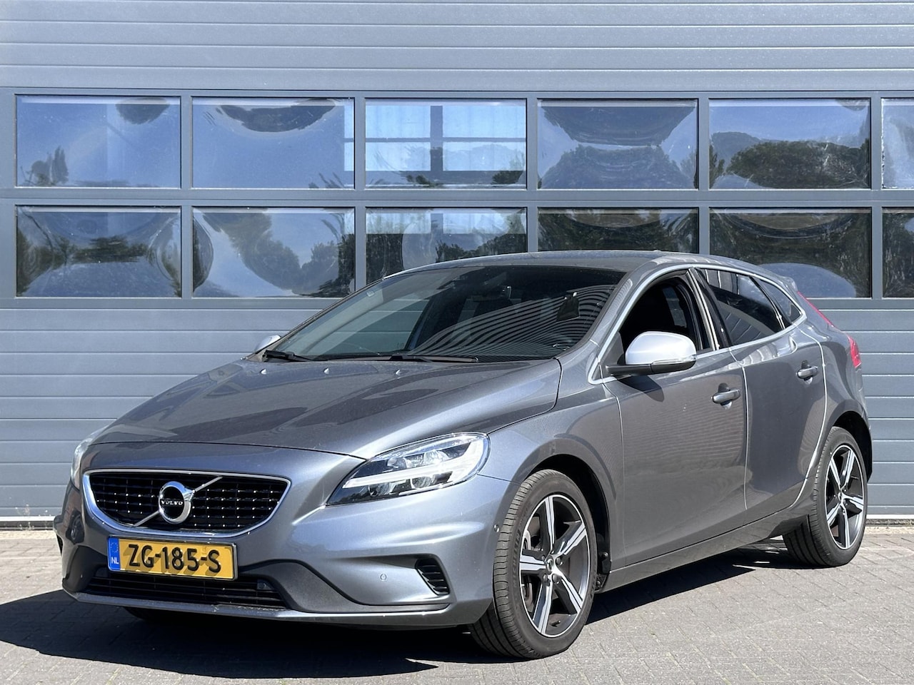 Volvo V40 - 1.5 T3 POLAR+ SPORT I AUTOMAAT I P-CAMERA I CRUISE CONTROL I UNIEKE KM-STAND - AutoWereld.nl