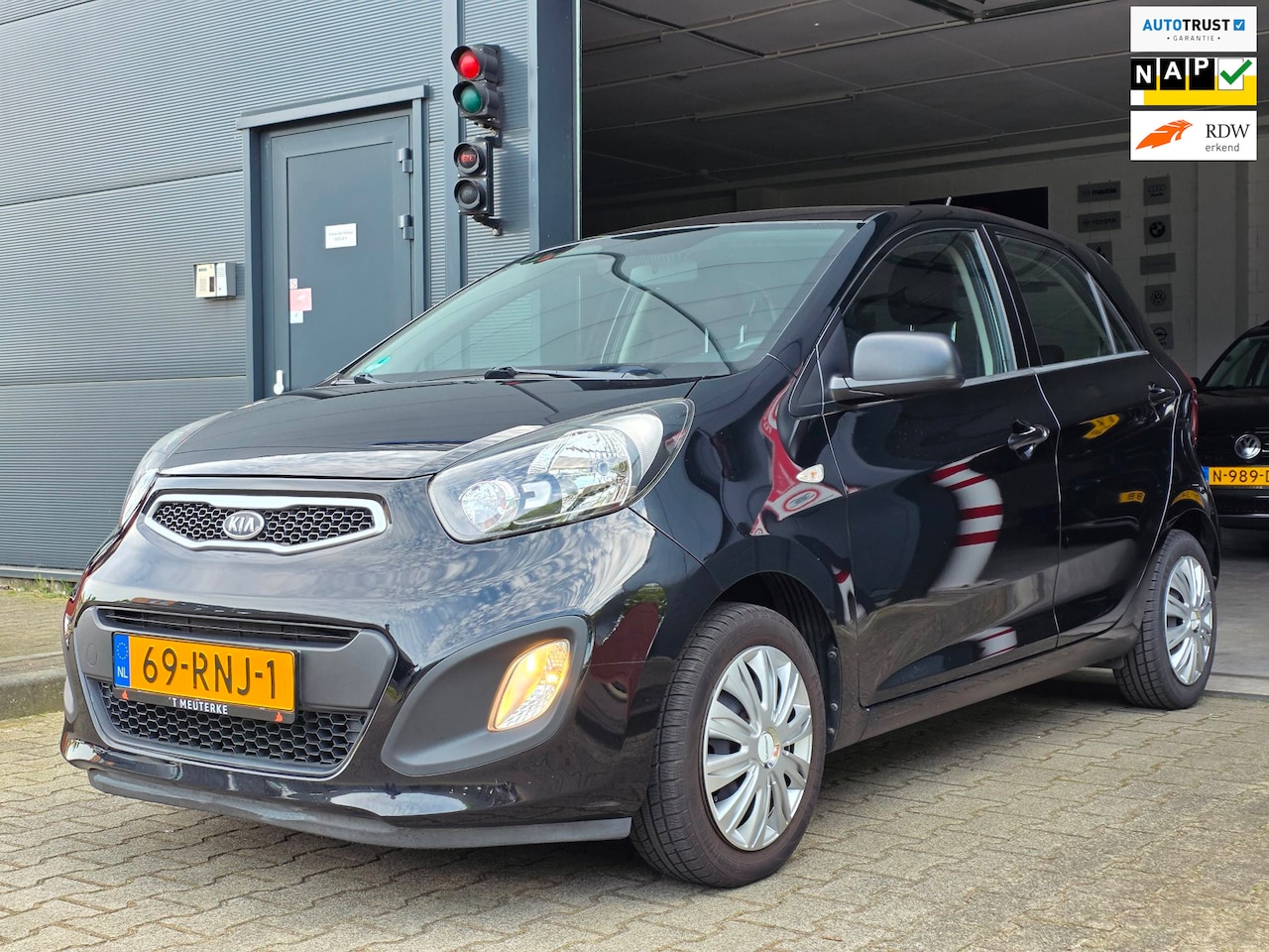 Kia Picanto - 1.0 CVVT Airco / AUX / 1ste EIGENAAR / NIEUWE OH.BEURT + APK / RESERVEBAND / MISTLAMPEN / - AutoWereld.nl
