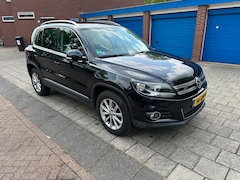 Volkswagen Tiguan - 1.4 TSI Sport&Style 4Motion Climate Cruise Black Edition