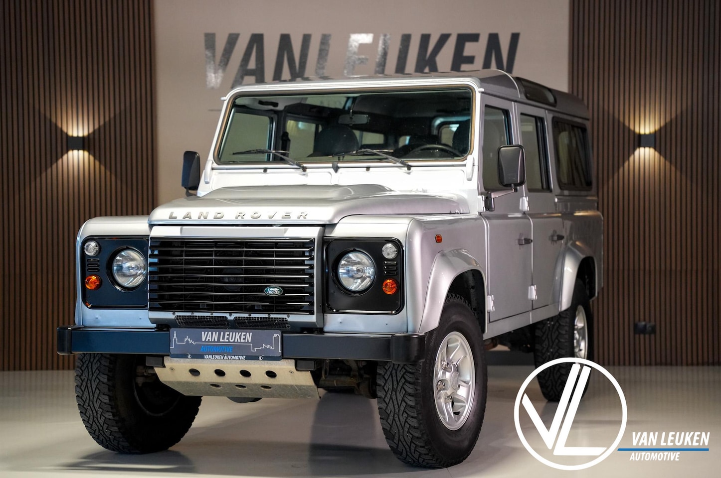 Land Rover Defender 110 - 2.2D by Piet boon - AutoWereld.nl