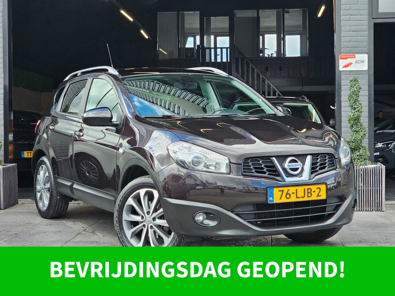 Nissan Qashqai - 1.6 Connect Edition|1e eig|NAP|PANO|Trekhaak - AutoWereld.nl