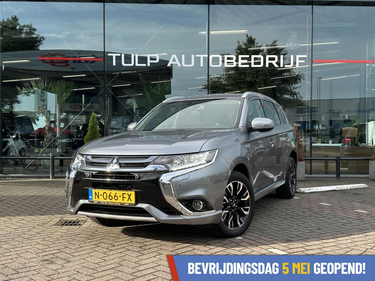 Mitsubishi Outlander - 2.0 PHEV Premium Mooi en Goed onderhoud - AutoWereld.nl