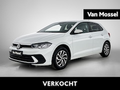 Volkswagen Polo - 1.0 TSI Life Edition 95 PK | Navigatie | Parkeersensoren | Carplay / Android Auto | Parkee