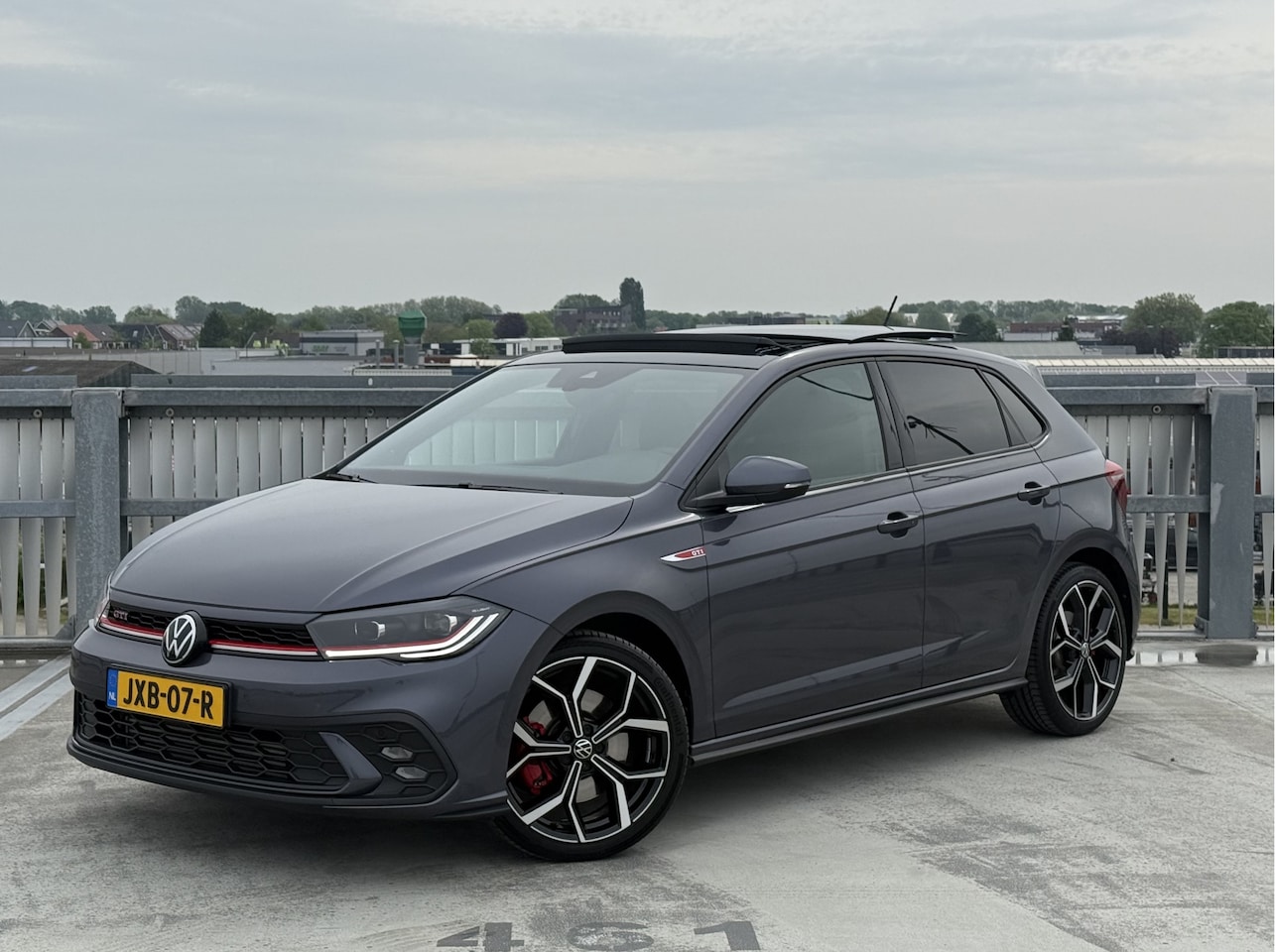 Volkswagen Polo - 2.0 TSI GTI | Pano | IQ | Beats | 18" | Camera - AutoWereld.nl