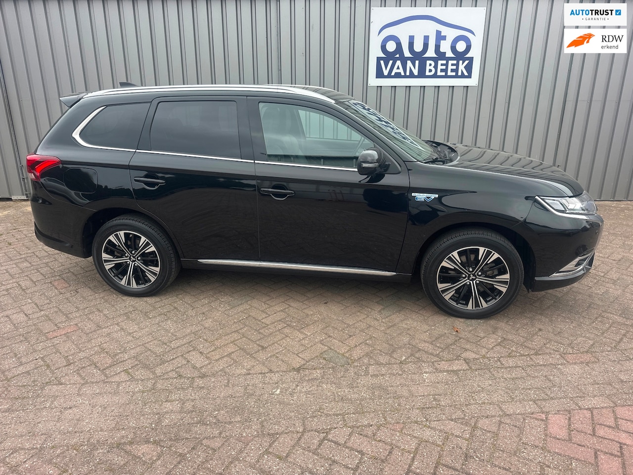 Mitsubishi Outlander - 2.4 PHEV S-Edition 2.4 PHEV S-Edition - AutoWereld.nl