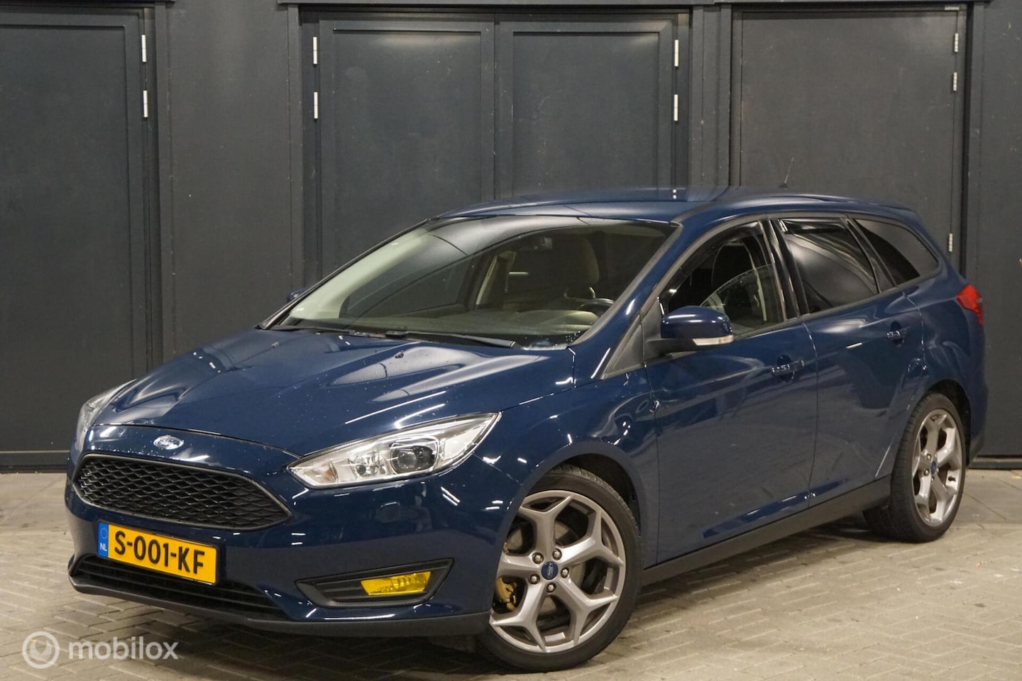 Ford Focus Wagon - 1.5 Titanium Edition 1.5 Titanium Edition - AutoWereld.nl