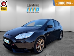 Ford Focus - 2.0 EcoBoost ST-3 origineel met Recaro stoelen