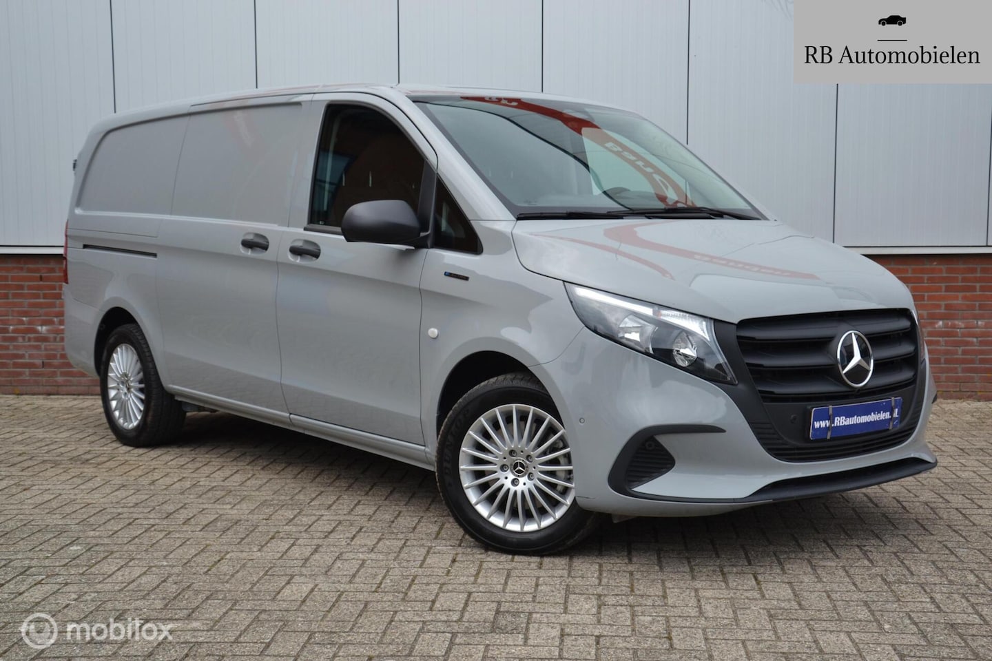 Mercedes-Benz Vito - Bestel eVito Lang|70KW|L2|2025|voorklima - AutoWereld.nl
