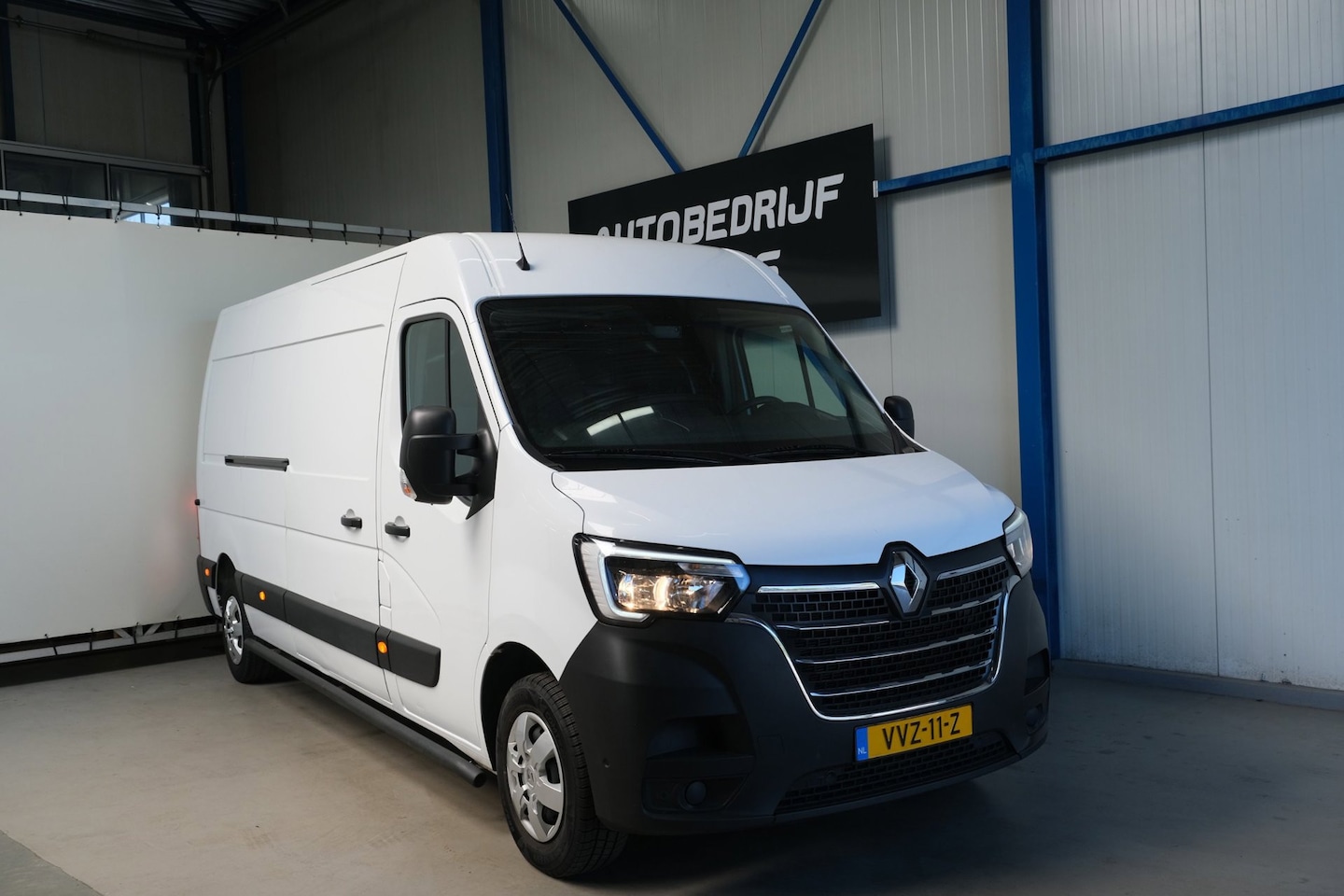 Renault Master - T35 2.3 dCi 135 L3H2 Work Edition - N.A.P. Airco, Cruise, Navi, PDC, Camera. - AutoWereld.nl