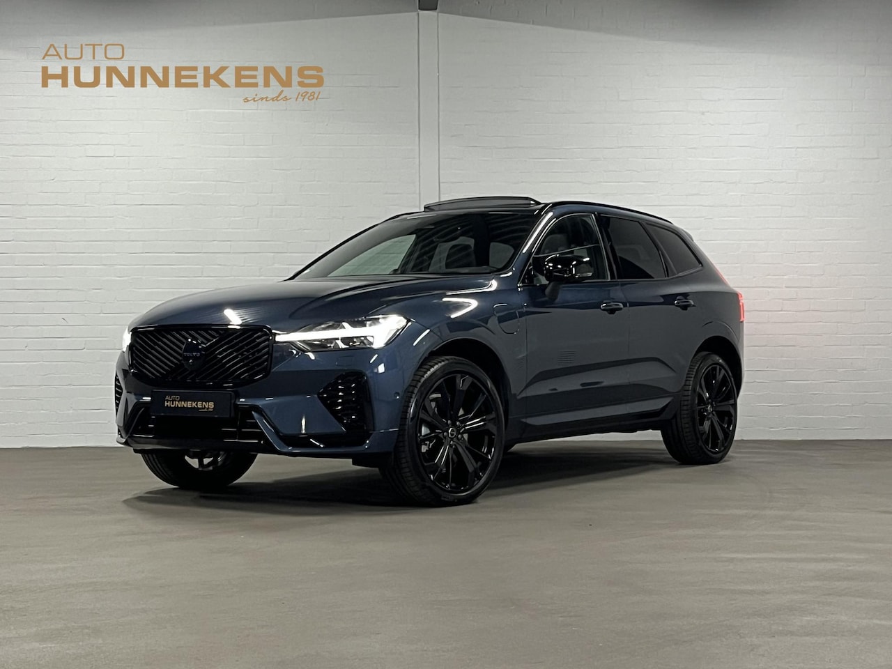 Volvo XC60 - 2.0 T8 Plug-in hybrid AWD Ultra Black Edition Bowers & Wilkins |  Massage | Open dak |  St - AutoWereld.nl