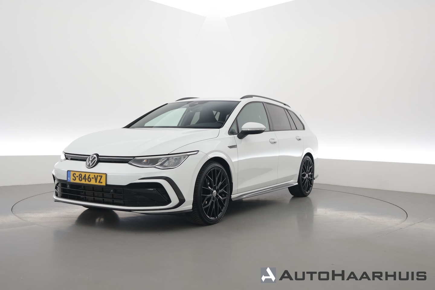 Volkswagen Golf Variant - 1.5 eTSI R-Line Business | Rijklaar! | Elek. Trekhaak | Dig. Cockpit | Stoel- Stuurverw. | - AutoWereld.nl