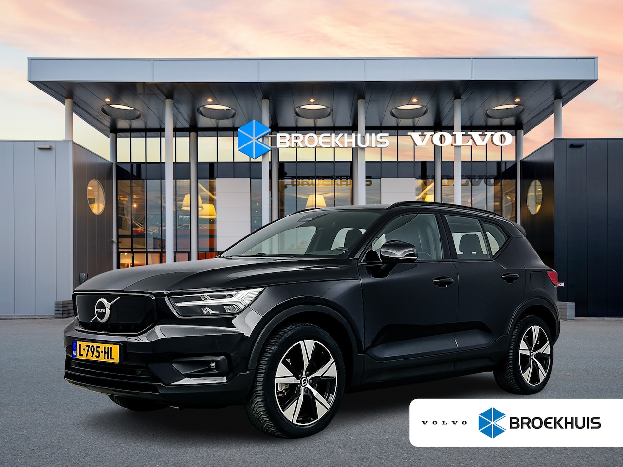 Volvo XC40 - Recharge P8 AWD R-Design | 19" Allseason | Trekhaak | Parkeercamera | Stoel/Stuur/Achterba - AutoWereld.nl