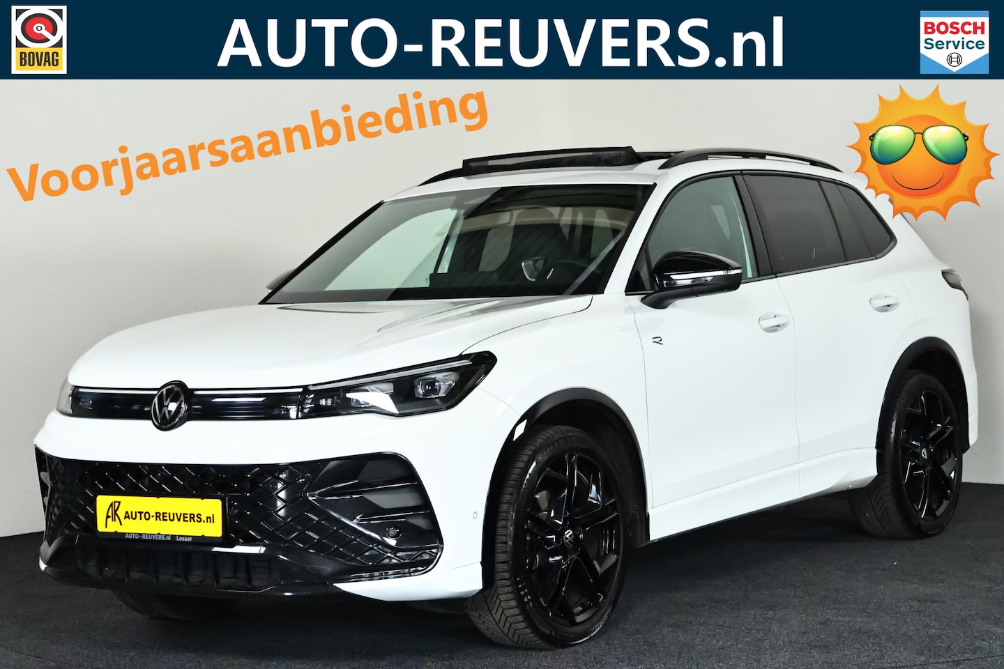 Volkswagen Tiguan - 1.5 eTSI R-Line / Panorama / IQ drive / HUD / CarPlay - AutoWereld.nl
