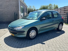 Peugeot 206 - 1.1 XR