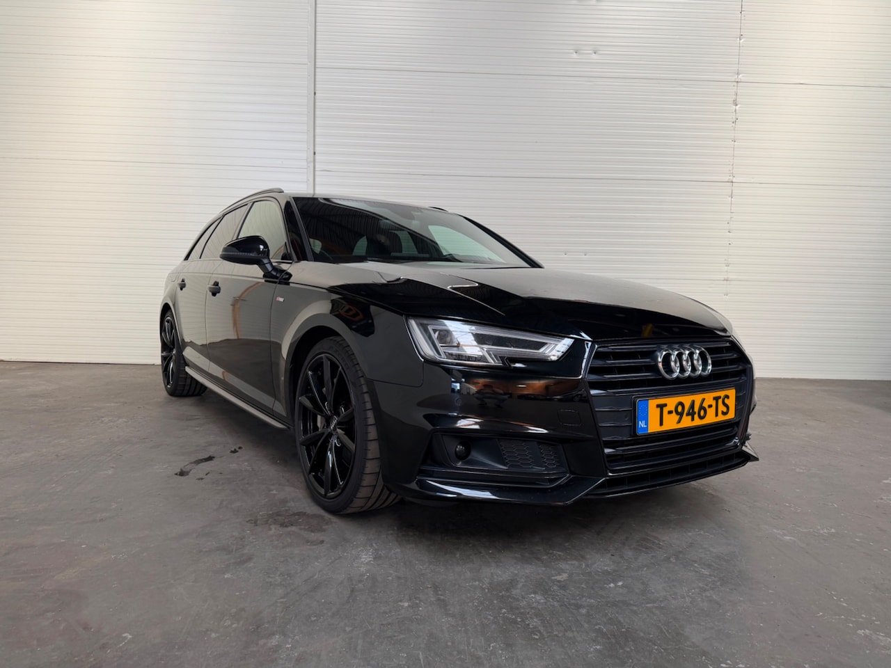 Audi A4 Avant - 2.0 TFSI MHEV quattro Sport S line black edition leer / stoelverwarming / B&O - AutoWereld.nl