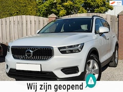 Volvo XC40 - 1.5 T2 Momentum P SENSOREN LICHTMETALEN VELGEN CLIMA CARPLAY