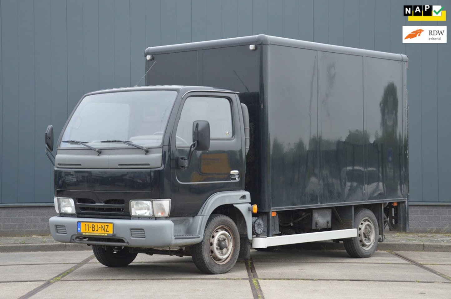 Nissan Cabstar E - 95.28-290 2.7TD Dhollandia Laadklep - AutoWereld.nl