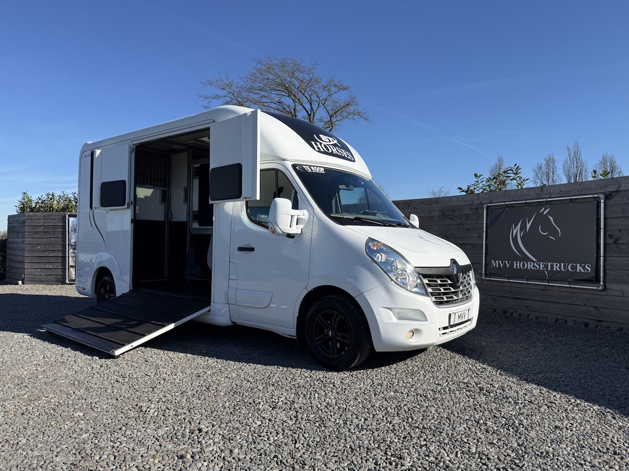 Renault Master - | HORSETRUCK | STX | STALLION 3XL | 2017 | HENGST | 81.501KM | AUTOMAAT | 3-SEAT | 170PK | - AutoWereld.nl