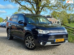 Mitsubishi Outlander - 2.0 PHEV Limited Edition X-Line | Schuif/kanteldak + Leder + Achteruitrijcamera Nu € 7.975
