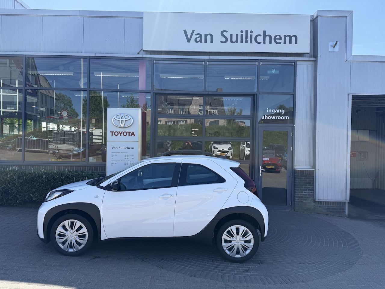 Toyota Aygo X - 1.0 VVT-i MT play 1.0 VVT-i MT Play - AutoWereld.nl