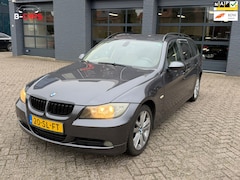 BMW 3-serie Touring - 320i High Executive