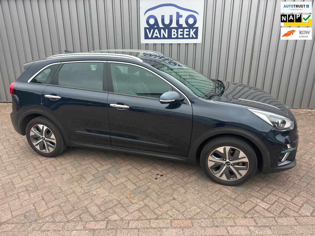 Kia e-Niro - DynamicLine 64 kWh|Stoel/Stuurwielverwarming/soh 100procentSfeer|DAB+ - AutoWereld.nl
