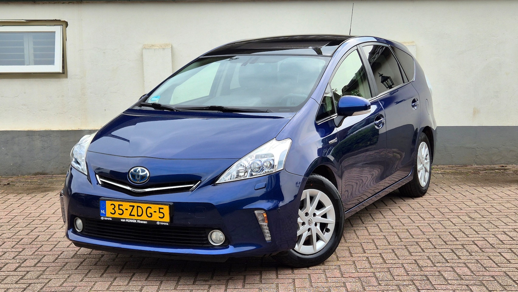 Toyota Prius Wagon - 1.8  Dynamic Business - AutoWereld.nl
