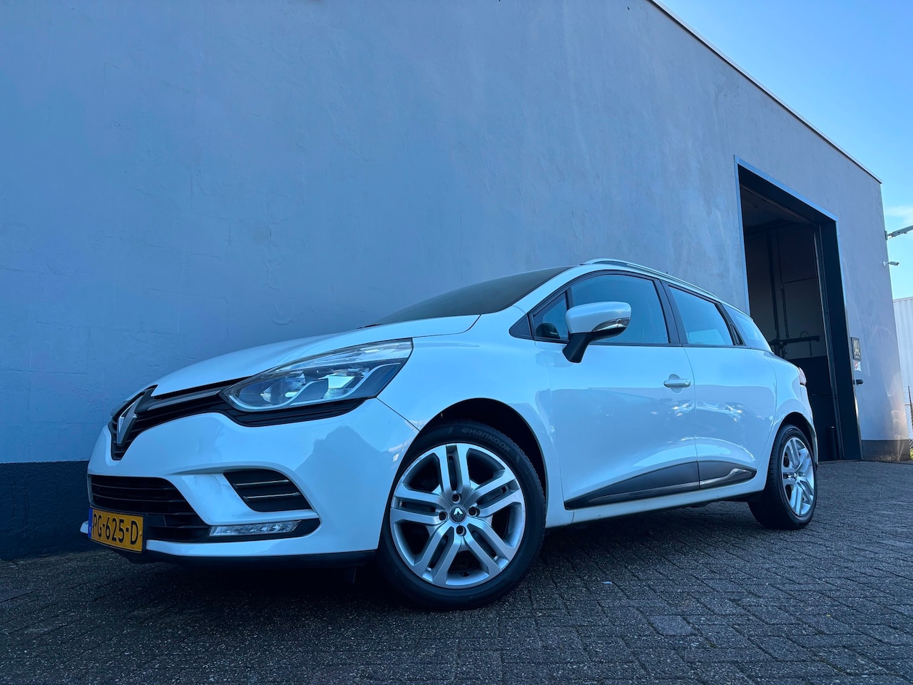 Renault Clio Estate - 0.9 TCe Zen - Airco - Cruise Control - Navigatie - AutoWereld.nl