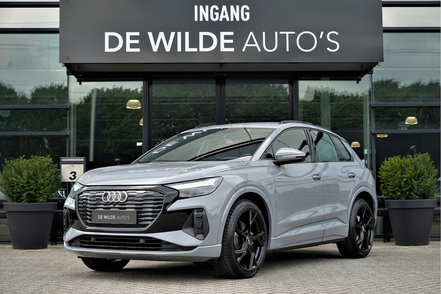 Audi Q4 e-tron - 35 S Edition Kieselgrijs 21-inch Stoelverwarming Carbon DAB CruiseControl LaneAssist - AutoWereld.nl