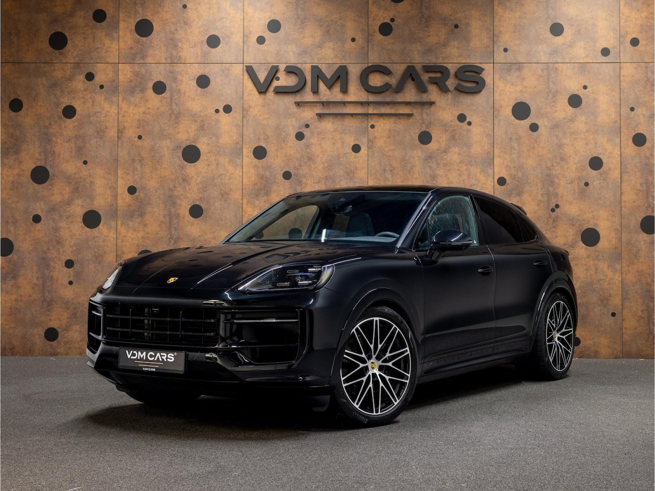Porsche Cayenne Coupé - 3.0 E-Hybrid | SportDesign | Sportuitlaatsysteem | 18-weg | 360° | Luchtvering | - AutoWereld.nl